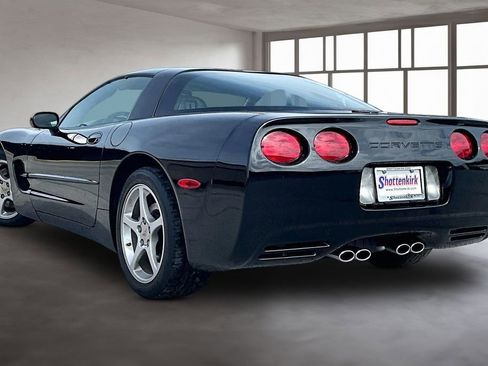 Used 2002 Chevrolet Corvette Coupe image 4