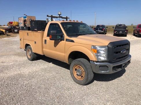 Used 2016 Ford F350 XL AWD/4WD image 2