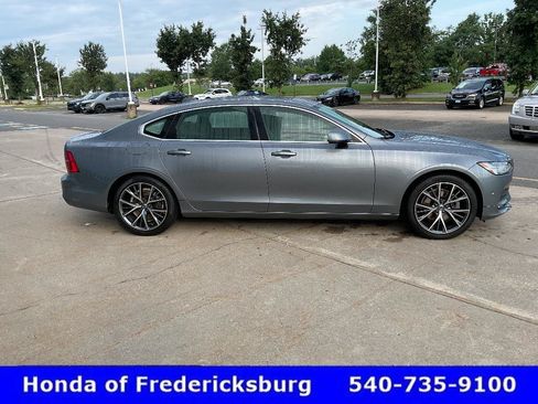 Used 2018 Volvo S90 T5 Momentum w/ Convenience Package FWD image 7