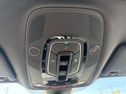 Used 2025 Audi Q5 2.0T Premium image 30