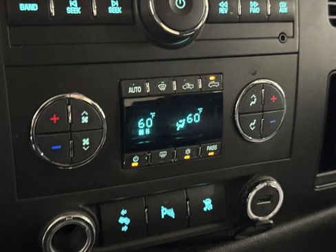 Used 2010 Chevrolet Silverado 1500 LT w/ Power Pack Plus AWD/4WD image 15