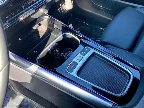 Used 2025 Mercedes-Benz GLA 250 4MATIC image 12