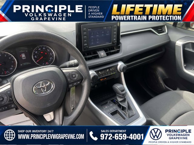 Used 2019 Toyota RAV4 LE FWD image 21