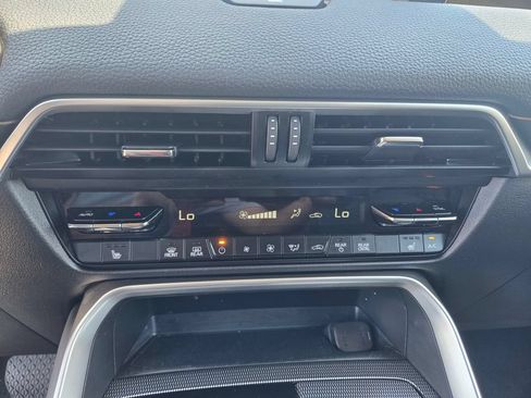 Certified 2024 MAZDA CX-90 Plug-In Hybrid w/ Preferred AWD/4WD image 18