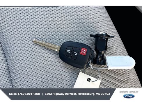 Used 2026 Toyota Corolla Cross L FWD image 10
