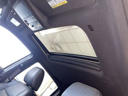 Used 2023 Toyota Tacoma TRD Sport image 11