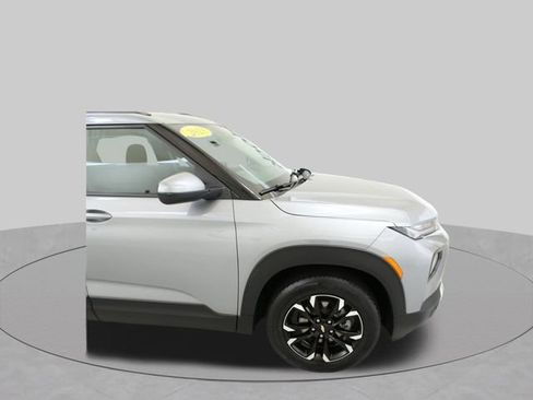 Used 2023 Chevrolet TrailBlazer LT FWD image 11