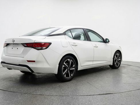 Used 2025 Nissan Sentra SV FWD image 9