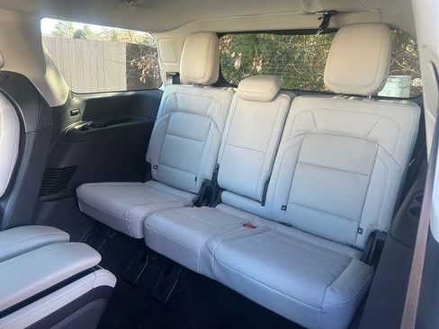 New 2026 Lincoln Navigator Reserve AWD/4WD image 16