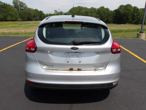 Used 2015 Ford Focus Titanium FWD image 4