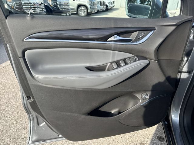 Used 2018 Buick Enclave Essence FWD image 22