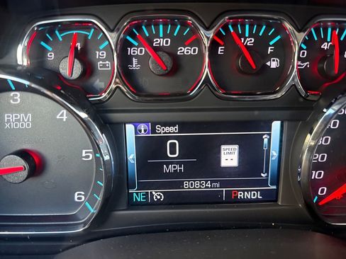 Used 2019 Chevrolet Suburban LT image 30