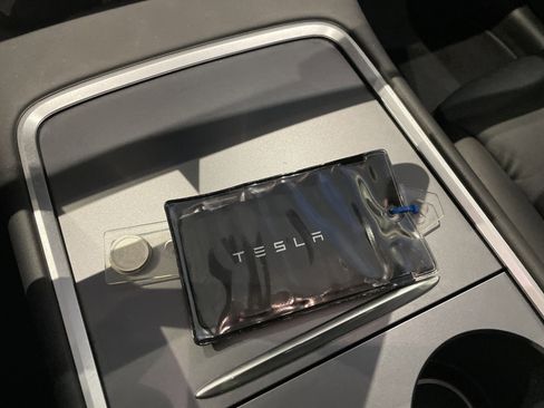 Used 2023 Tesla Model Y AWD image 41