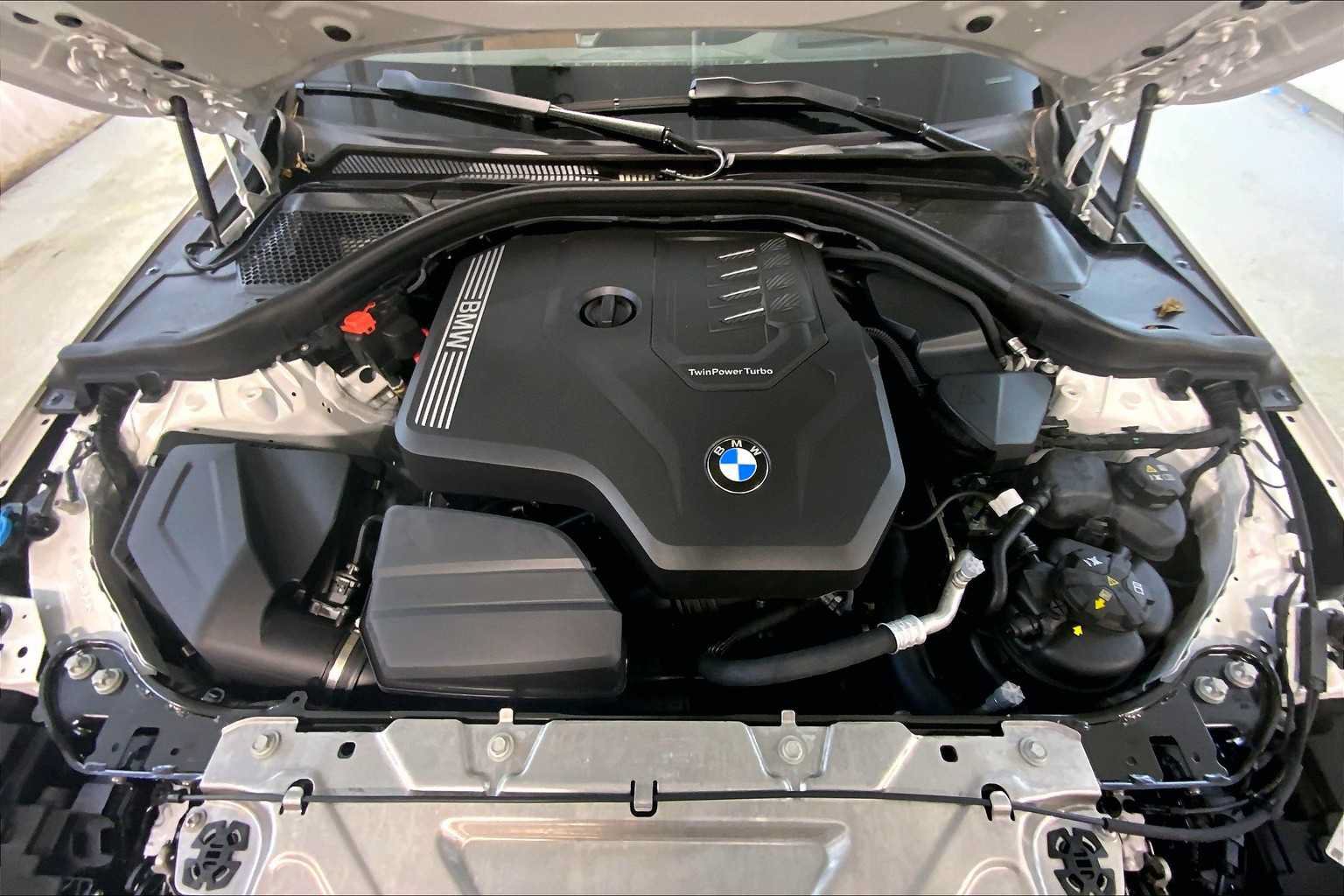 Used 2025 BMW 230i xDrive Coupe w/ Premium Package AWD/4WD image 16