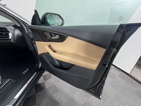 Used 2023 Audi Q8 Premium Plus image 21