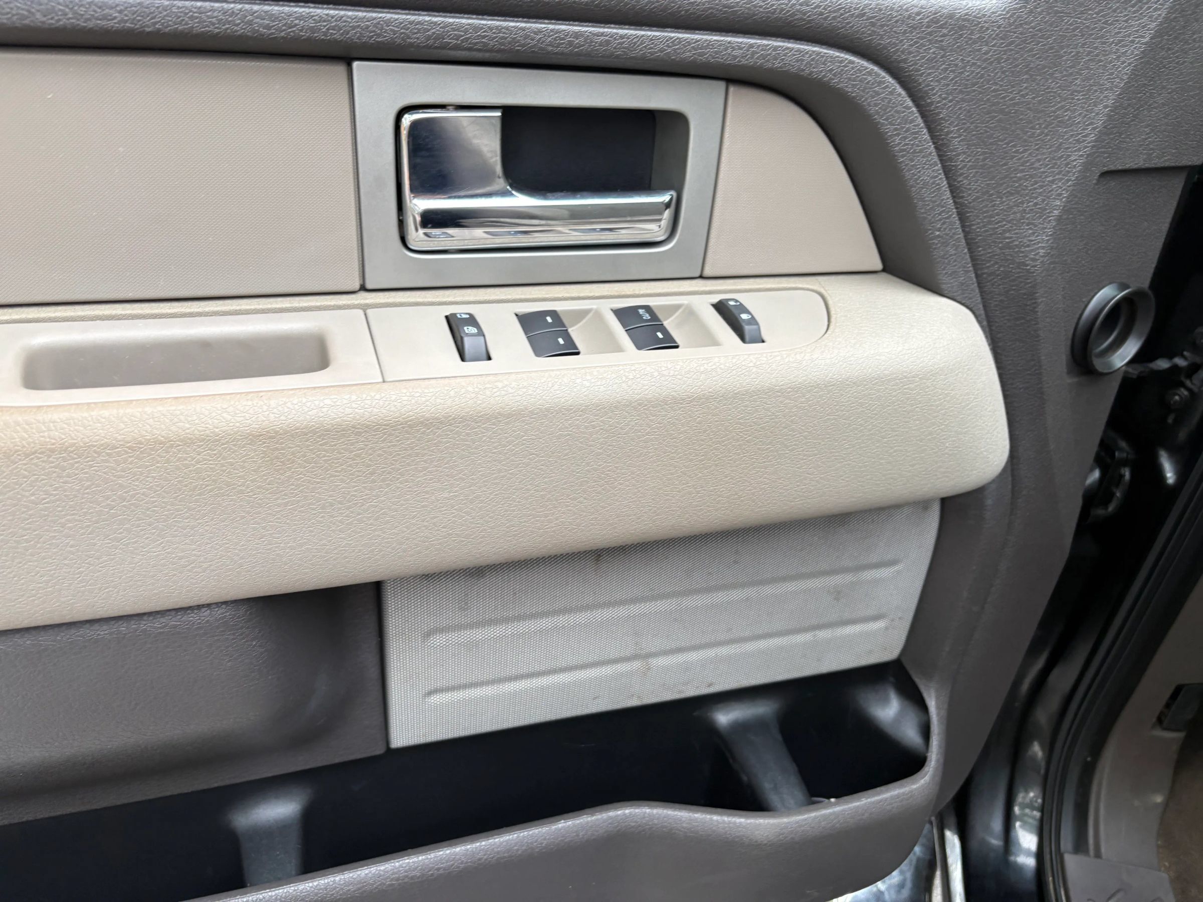 Used 2010 Ford F150 XLT AWD/4WD image 11