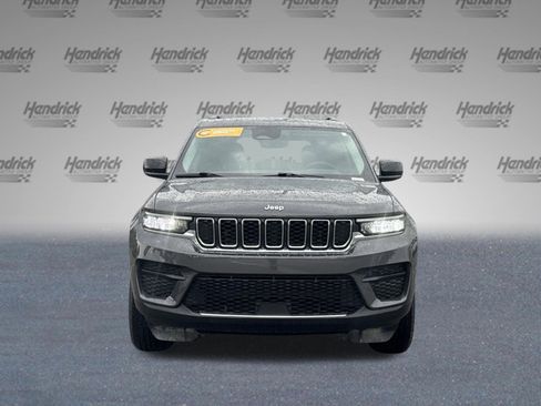 Used 2024 Jeep Grand Cherokee Laredo X image 3