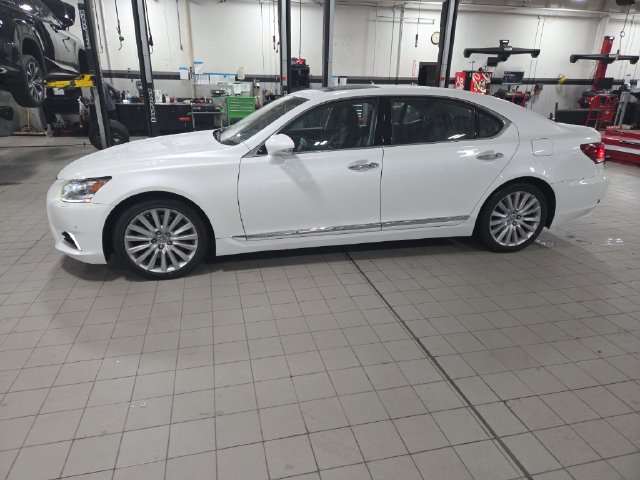 Used 2013 Lexus LS 460 L w/ Preferred Accessory Package AWD/4WD image 6