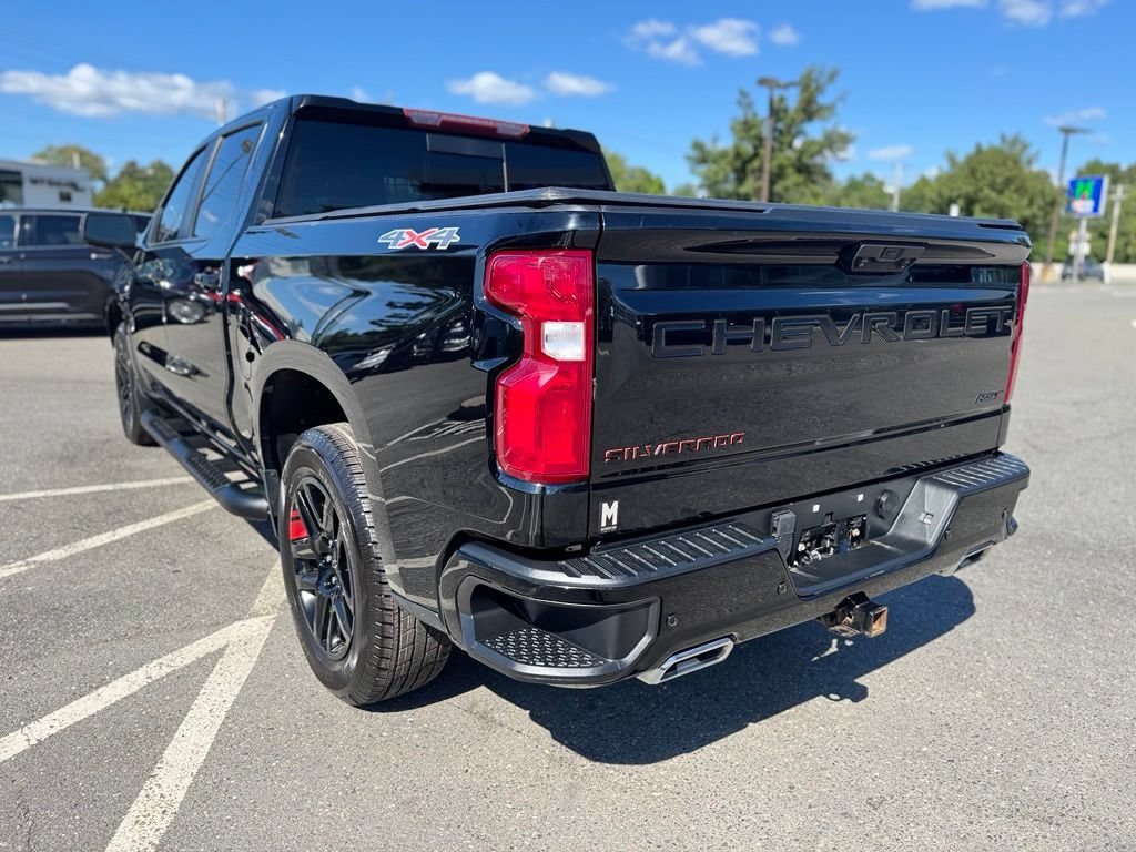 Used 2023 Chevrolet Silverado 1500 RST w/ Redline Edition AWD/4WD image 4