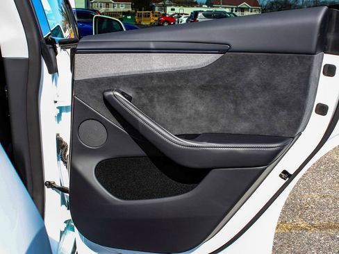 Used 2026 Tesla Model Y Long Range image 12