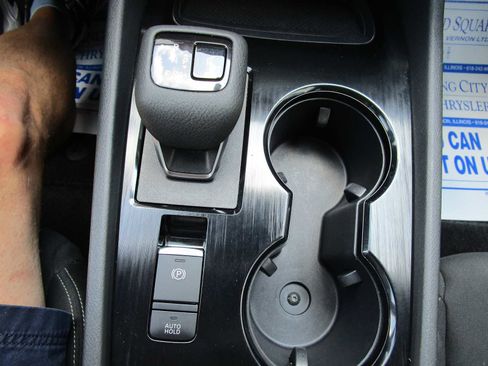 Used 2024 Nissan Rogue S image 20