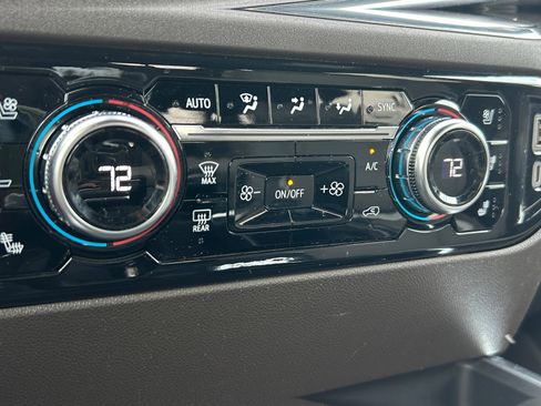 Used 2024 GMC Sierra 1500 SLT image 18