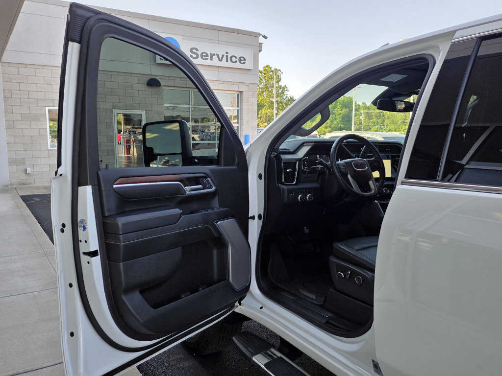 Used 2025 GMC Sierra 2500 Denali w/ Max Trailering Package AWD/4WD image 29