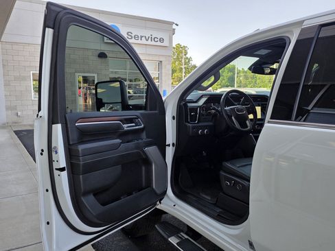 Used 2025 GMC Sierra 2500 Denali w/ Max Trailering Package AWD/4WD image 29