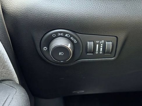 Used 2024 Jeep Compass Latitude AWD/4WD image 33