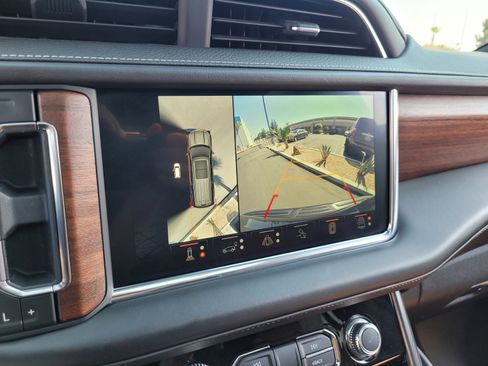 Used 2024 GMC Yukon Denali Ultimate image 17