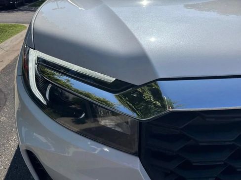 Used 2023 Honda Passport EX-L image 3