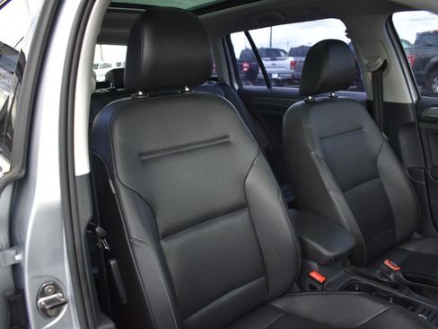 Used 2017 Volkswagen Golf Alltrack SE AWD/4WD image 30