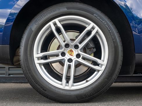 Used 2024 Porsche Macan AWD/4WD image 14
