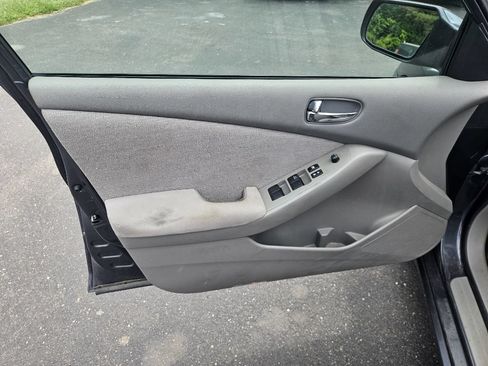 Used 2012 Nissan Altima 2.5 S FWD image 12