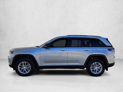 New 2025 Jeep Grand Cherokee Laredo X w/ Luxury Tech Group I AWD/4WD image 5