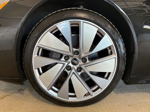Used 2022 Audi e-tron GT Premium Plus w/ Performance Package image 41