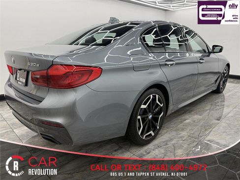 Used 2018 BMW 530e xDrive w/ M Sport Package 2 AWD/4WD image 8