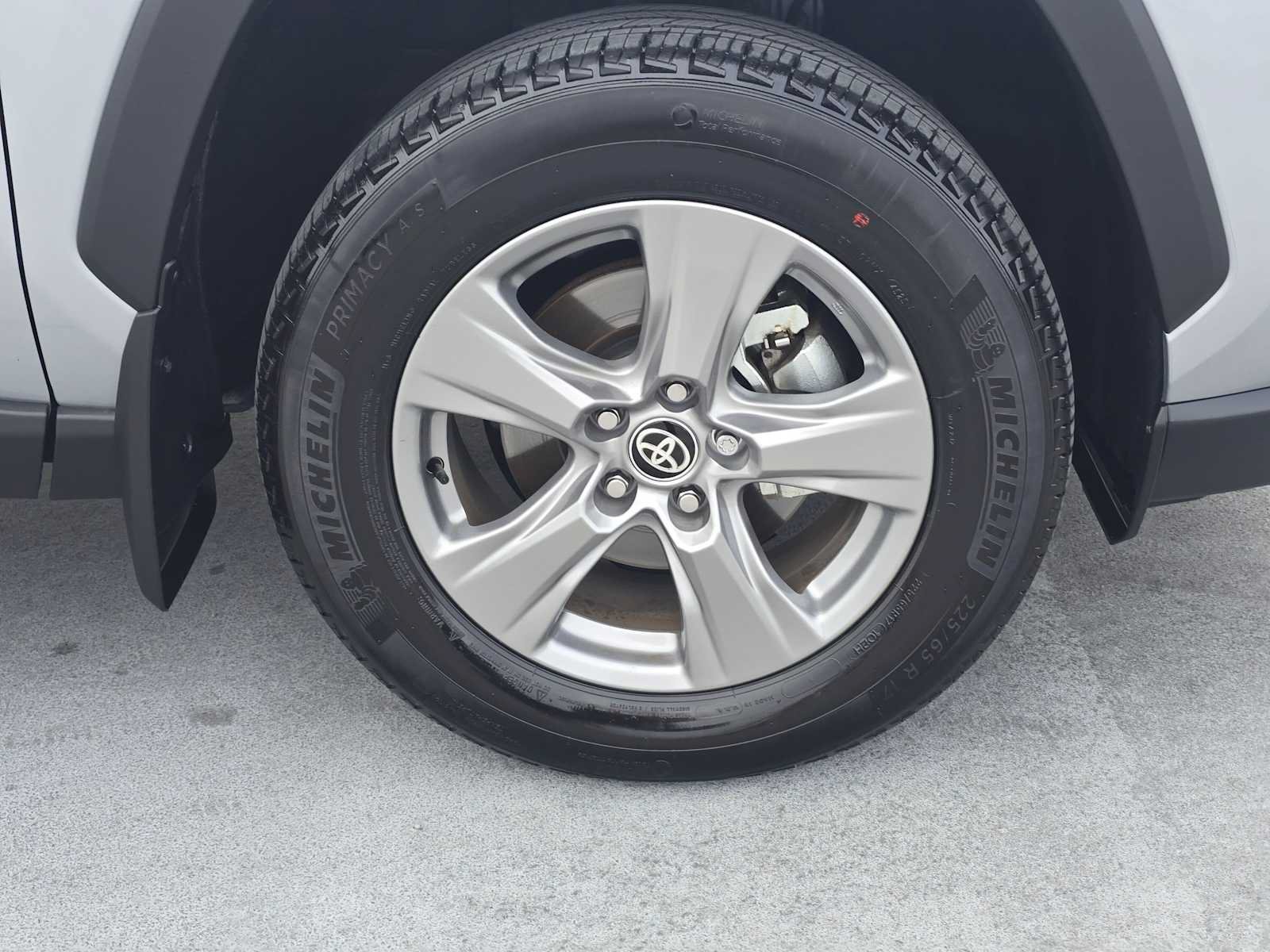 Certified 2025 Toyota RAV4 XLE w/ Convenience Package AWD/4WD image 9
