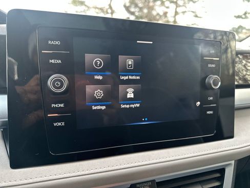 New 2025 Volkswagen Taos SE image 17