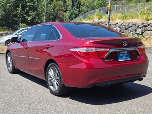 Used 2017 Toyota Camry SE w/ Protection Package (Q2) FWD image 4
