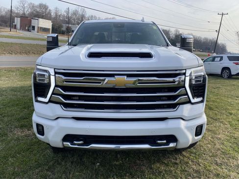 Used 2024 Chevrolet Silverado 2500 High Country image 2