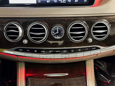 Used 2017 Mercedes-Benz S 550 Sedan image 39