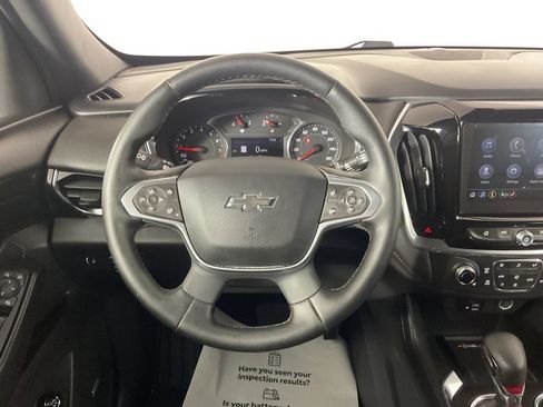 Used 2023 Chevrolet Traverse RS FWD image 12