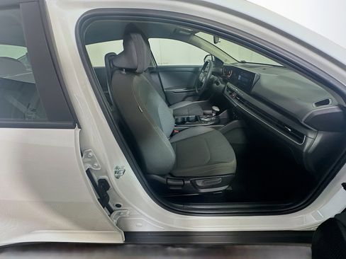 Used 2025 Kia K4 LXS image 32