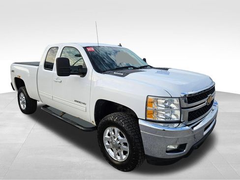 Used 2013 Chevrolet Silverado 2500 LTZ w/ LTZ Plus Package AWD/4WD image 4