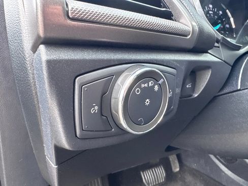 Used 2020 Ford Fusion SE FWD image 17