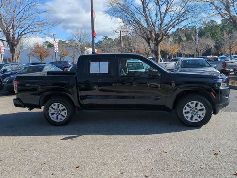 Used 2023 Nissan Frontier SV image 4