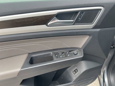 Used 2023 Volkswagen Atlas SE image 14