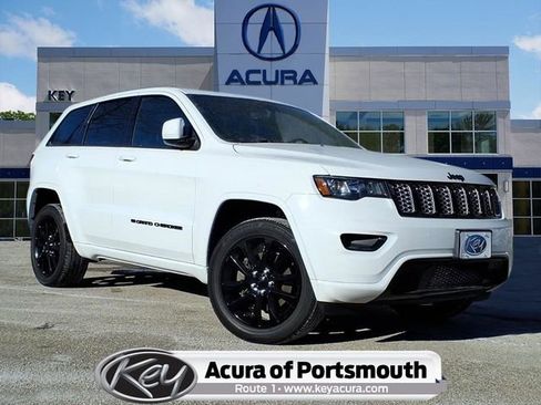 Used 2022 Jeep Grand Cherokee Laredo X image 1