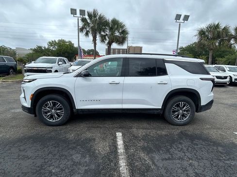 New 2025 Chevrolet Traverse LT w/ Driver Confidence Package AWD/4WD image 4